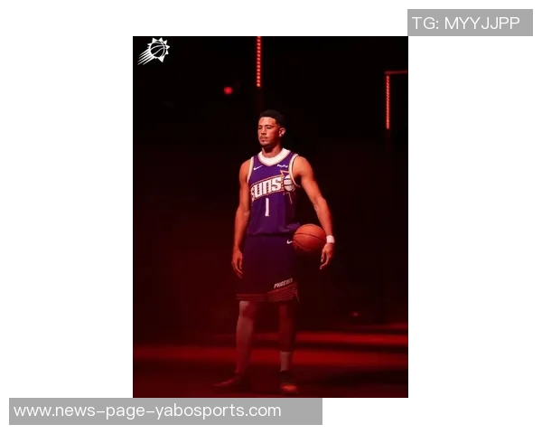 布克谈球队氛围:每天进步心态教练支持让我们乐在其中